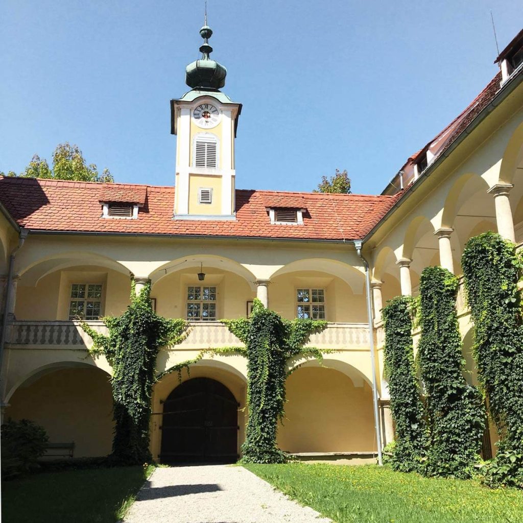 Apropos Schloss Freybühel